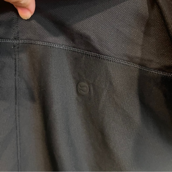 Men’s Lululemon navy blue light weight snap polo shirt fits like medium - Picture 5 of 7